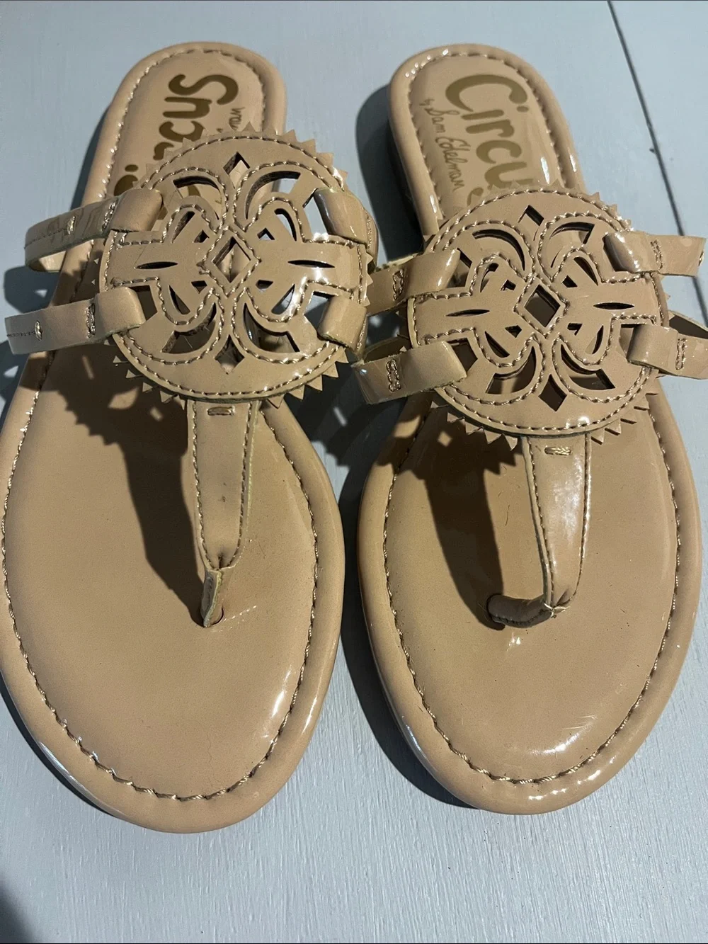 Circus by Sam Edelman Beige Cutout Medallion Thong Sandals - Picture 4 of 14